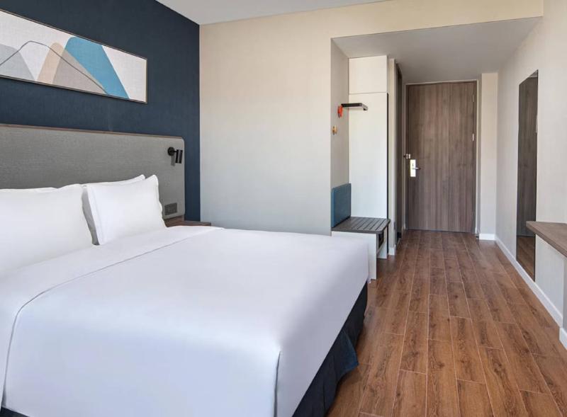Holiday Inn Express Chengde Park View image