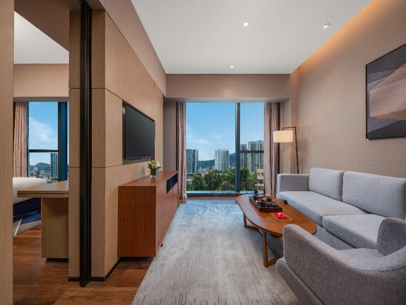 Holiday Inn Express Shenzhen Longhua image