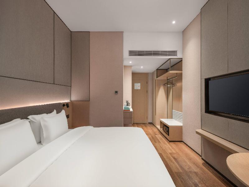Holiday Inn Express Shenzhen Longhua image