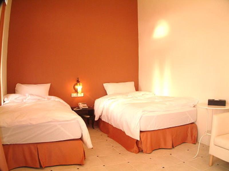 Bohemian Holiday Inn — main photo