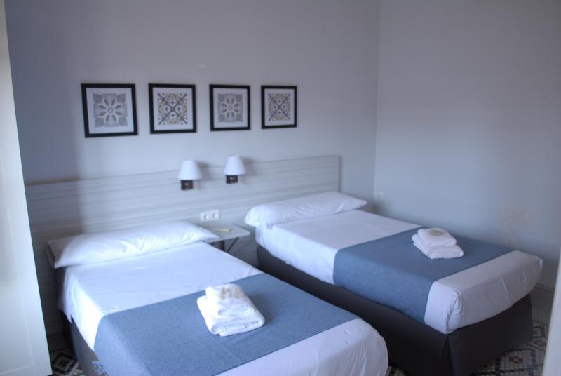 La Perla Granada Suites image