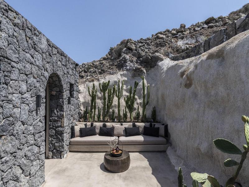 Nimbus Santorini