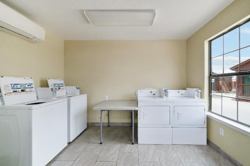 OYO Hotel Kenedy Downtown - US 181