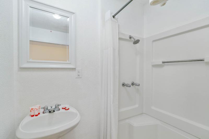 OYO Hotel Rockport- Bay View image