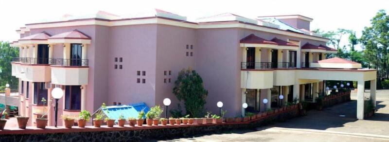 Dhanhills Hotel