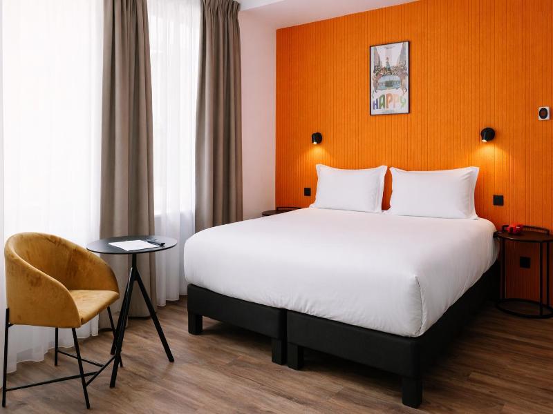 Clap Clap Hotel image
