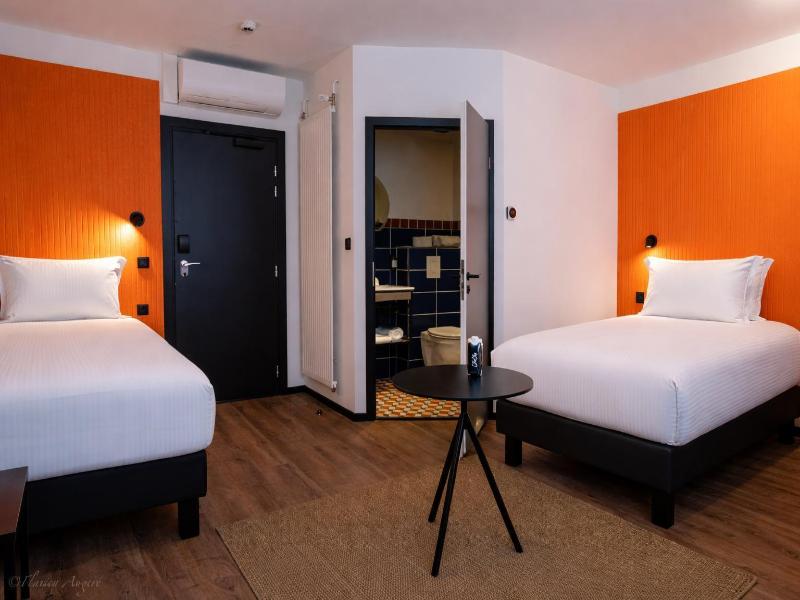 Clap Clap Hotel image