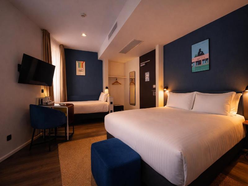 Clap Clap Hotel image