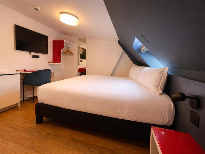 Clap Clap Hotel image