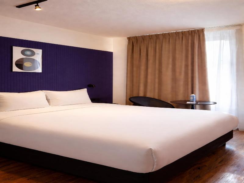Clap Clap Hotel image