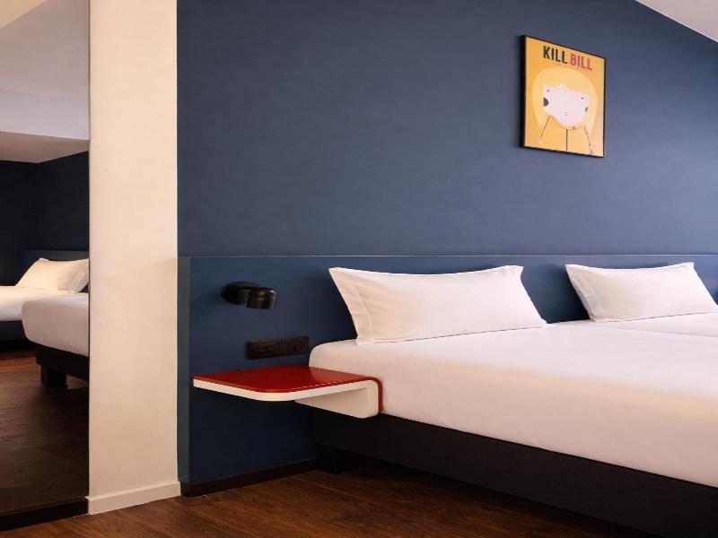 Clap Clap Hotel image
