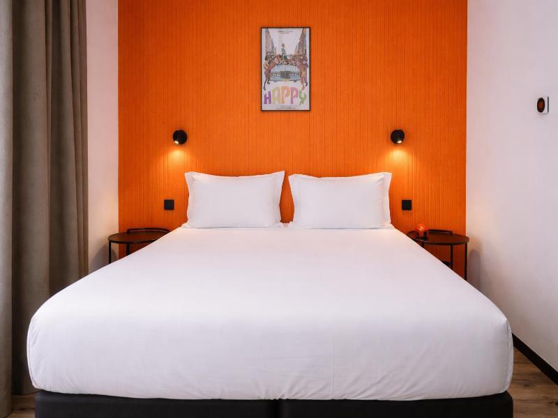 Clap Clap Hotel image
