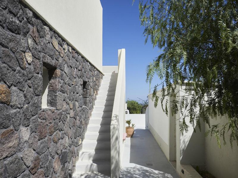 Adorno Oia image