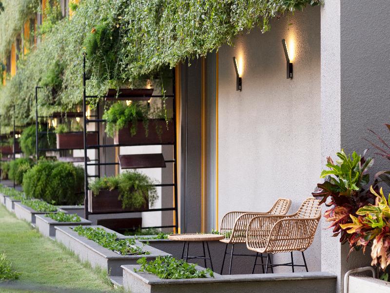 Yello Hotel Kuta Beachwalk Bali image