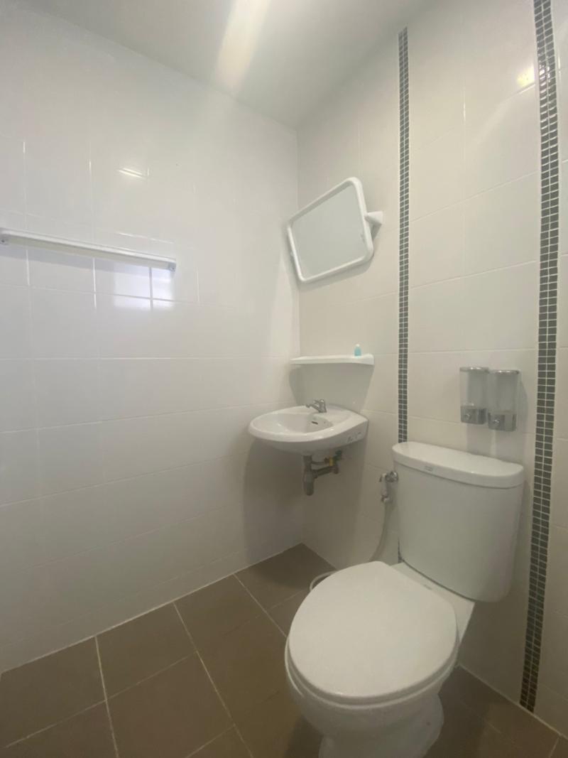 1135 Triple A Residence image