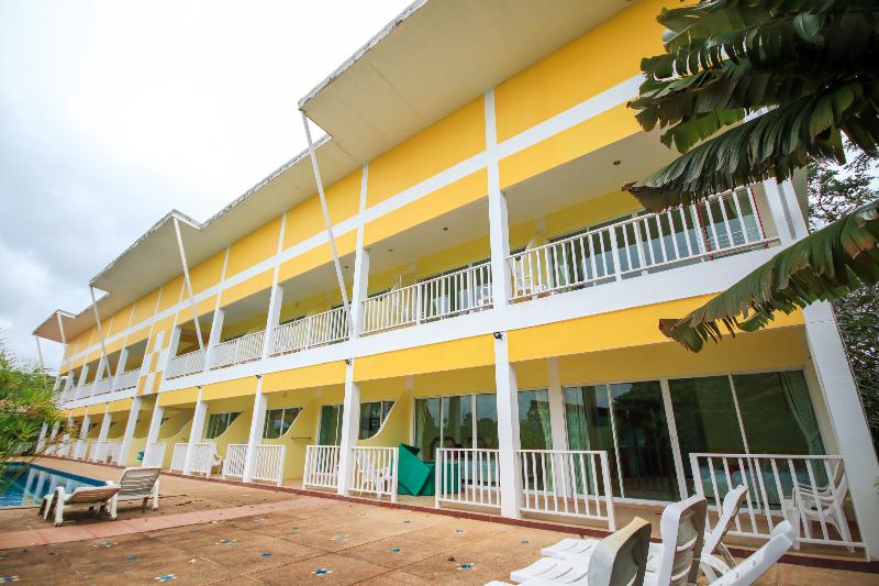 OYO 75361 Phuket Airport Sonwa Resort