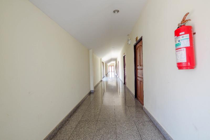 OYO 859 Golden Land Hotel