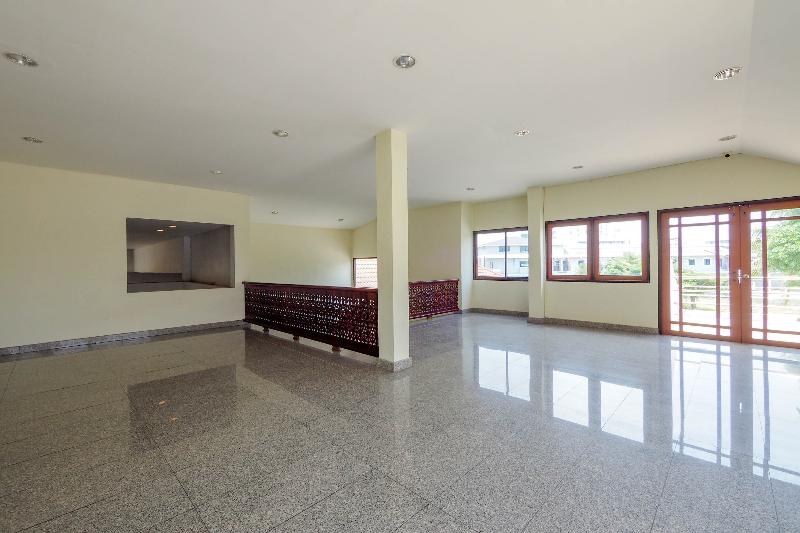 OYO 859 Golden Land Hotel