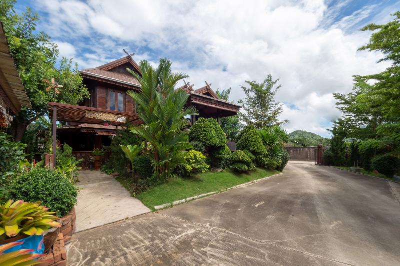 1128 Ban Suan Meesakul Resort