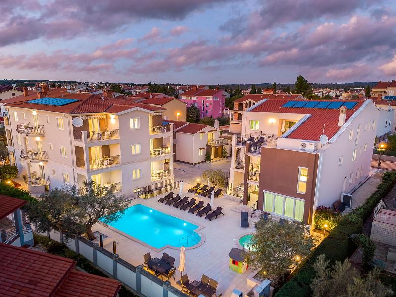 Villa Nina Apartments image