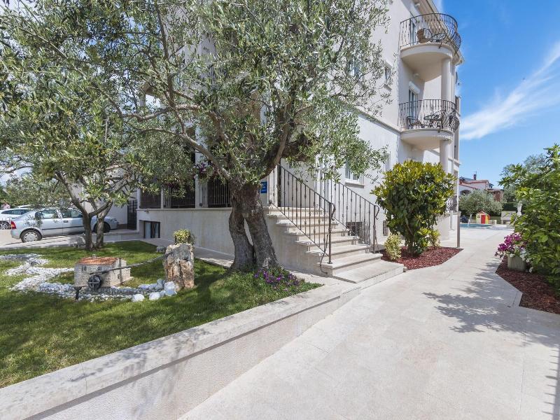 Villa Nina Apartments image