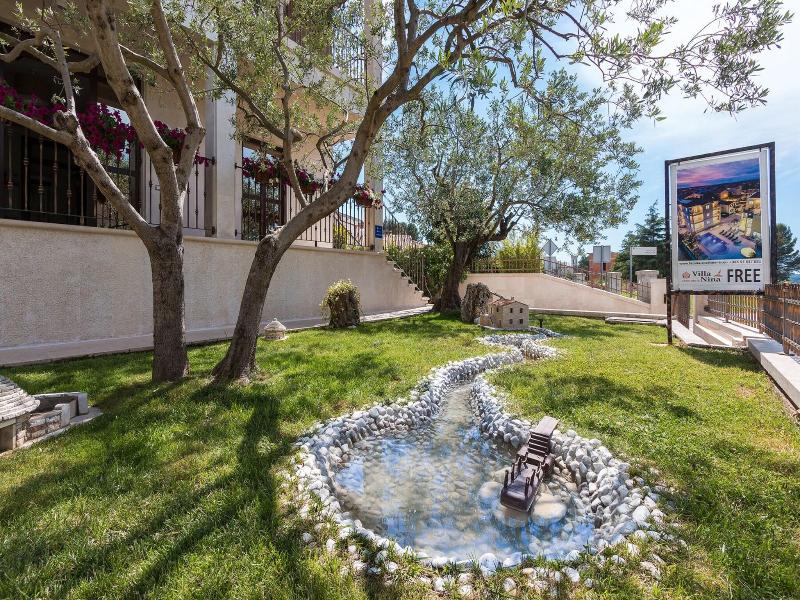 Villa Nina Apartments image
