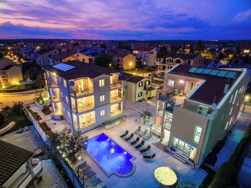 Villa Nina Apartments image