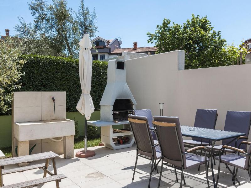 Villa Nina Apartments image