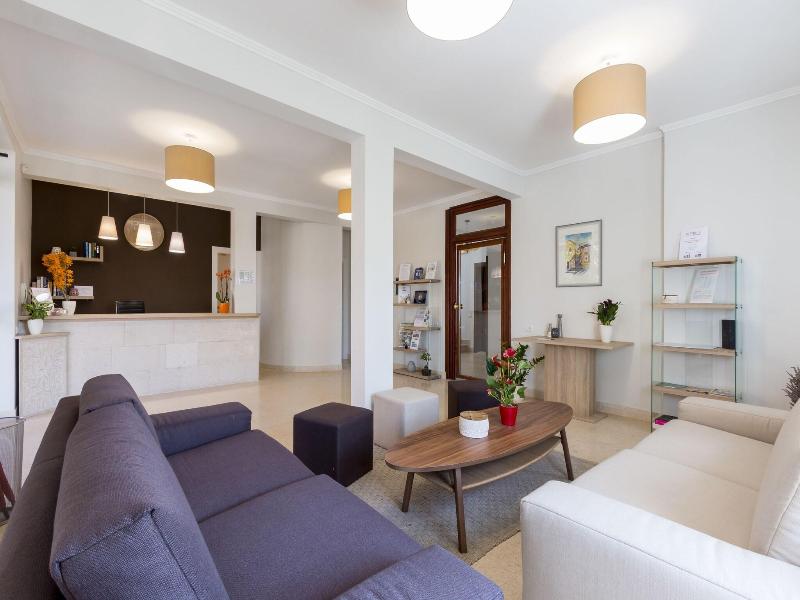 Villa Nina Apartments image