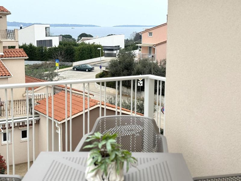 Villa Nina Apartments image