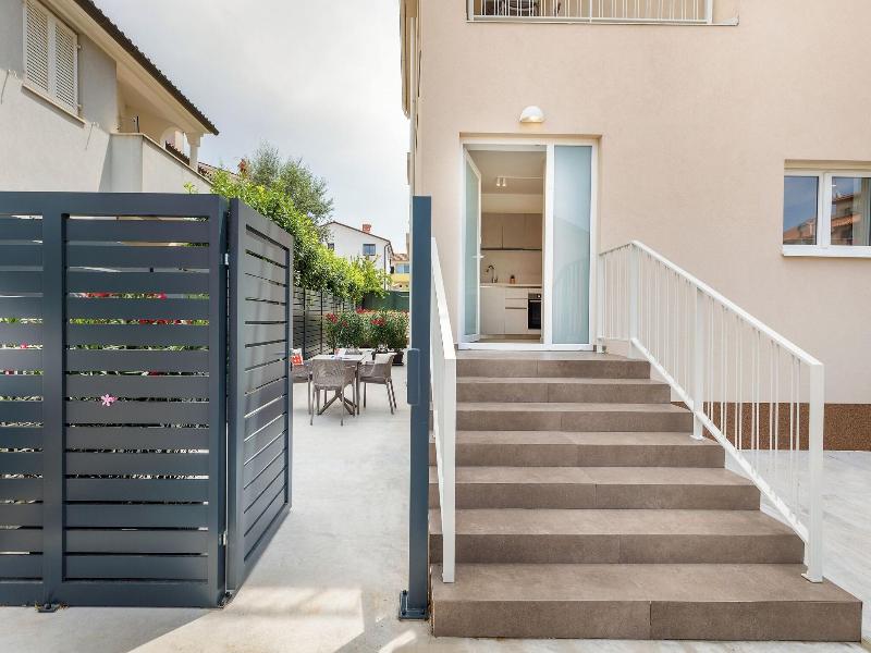 Villa Nina Apartments image