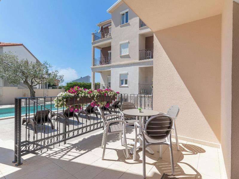 Villa Nina Apartments image