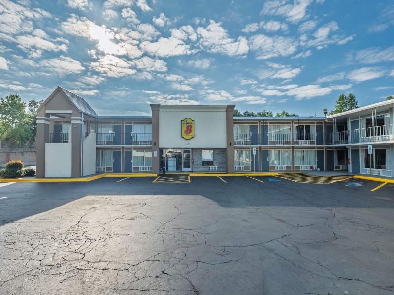 Super 8 by Wyndham Morganton image