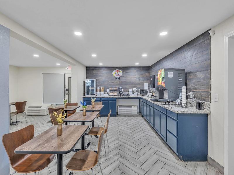 Super 8 by Wyndham Morganton image