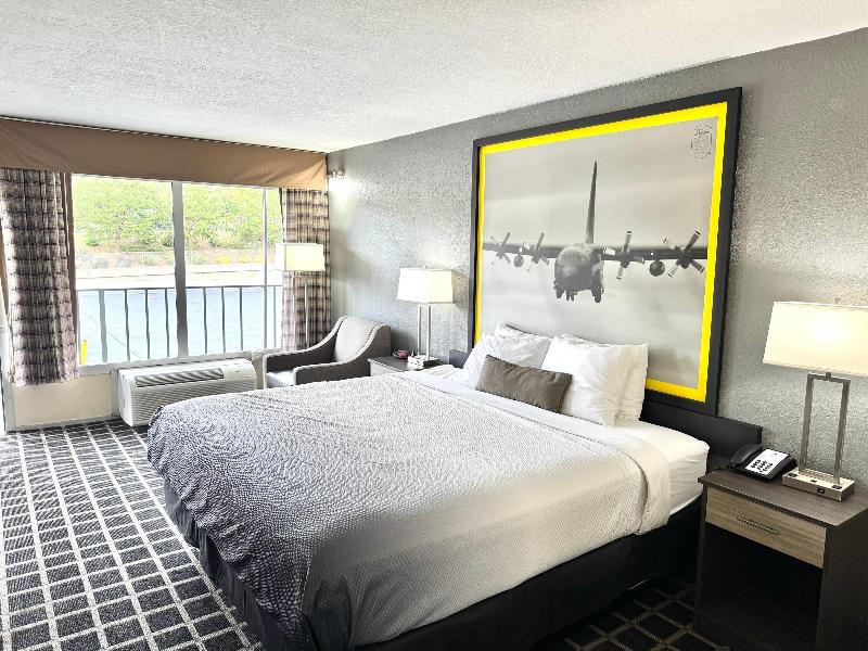 Super 8 by Wyndham Morganton image