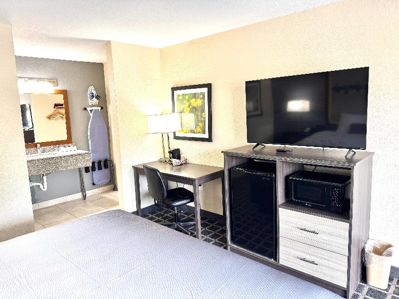 Super 8 by Wyndham Morganton image