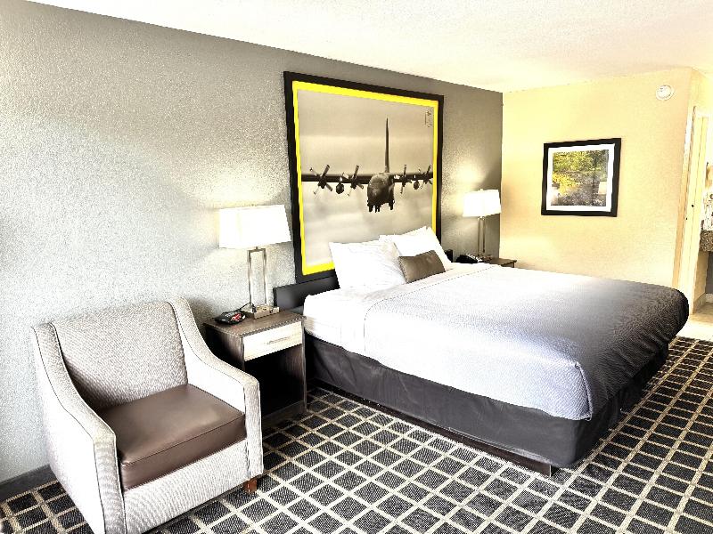 Super 8 by Wyndham Morganton image