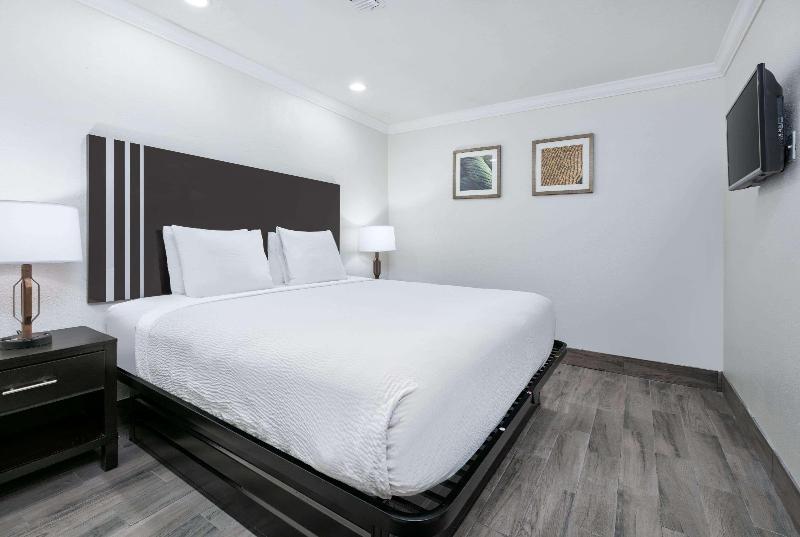 Ramada by Wyndham Diamondhead I-10/Gulfport image