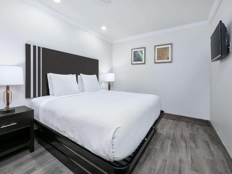 Ramada by Wyndham Diamondhead I-10/Gulfport image