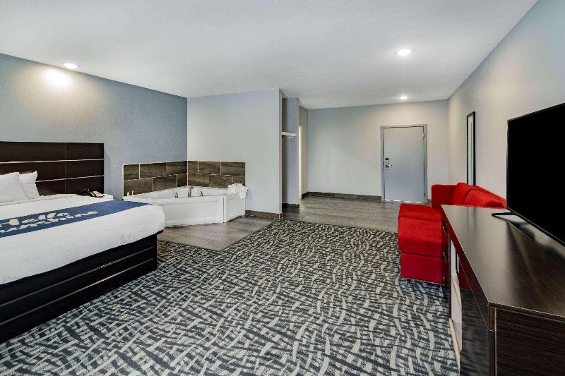 Days Inn & Suites Horn Lake / Graceland Area image