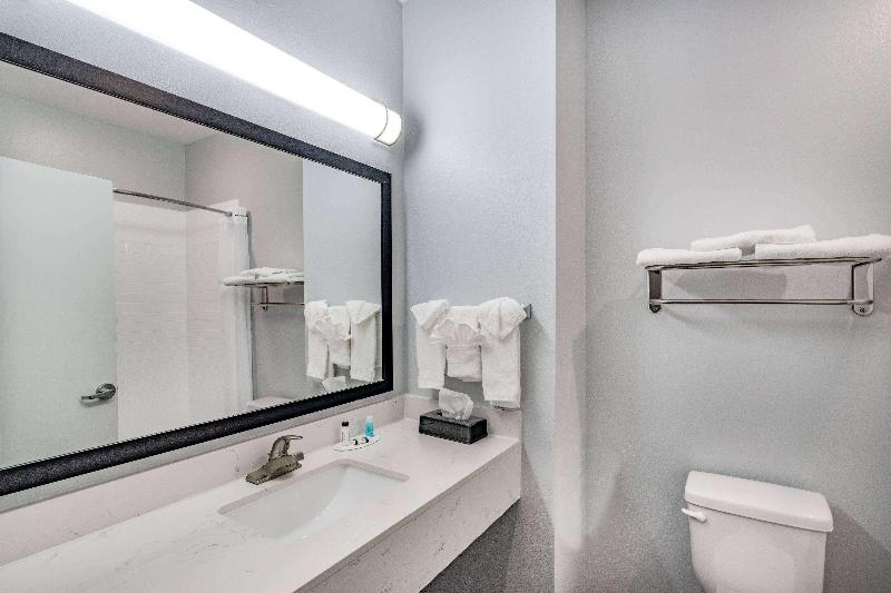 Days Inn & Suites Horn Lake / Graceland Area image