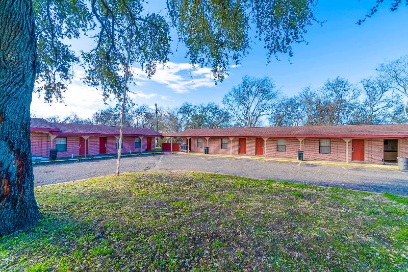 Capital O Hotel Beeville -US 181 image