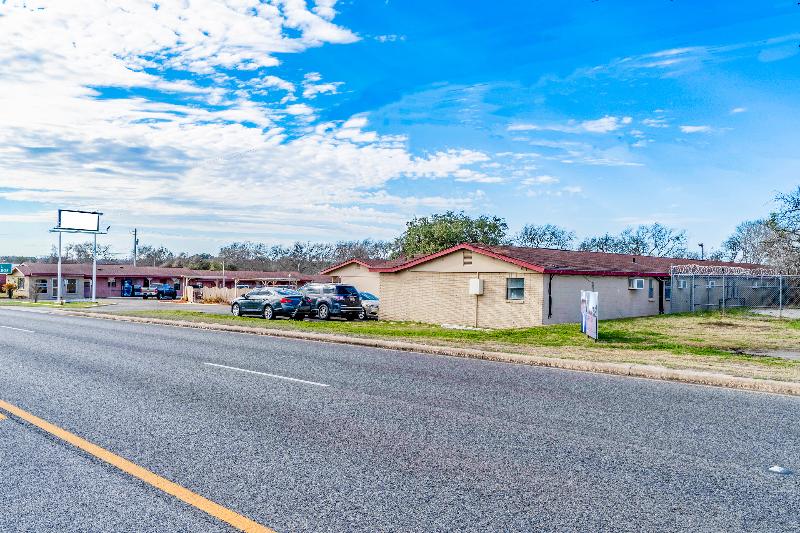 Capital O Hotel Beeville -US 181 image