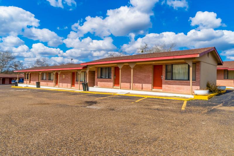 Capital O Hotel Beeville -US 181 image
