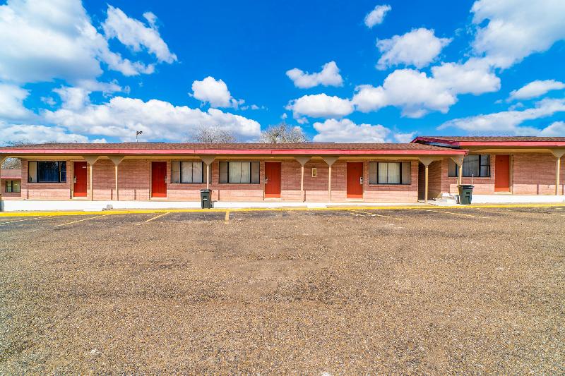 Capital O Hotel Beeville -US 181 image