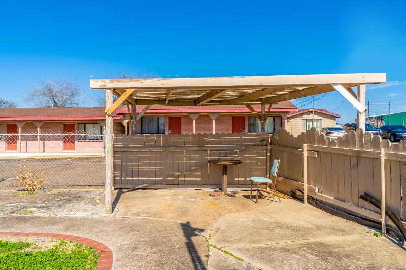 Capital O Hotel Beeville -US 181 image