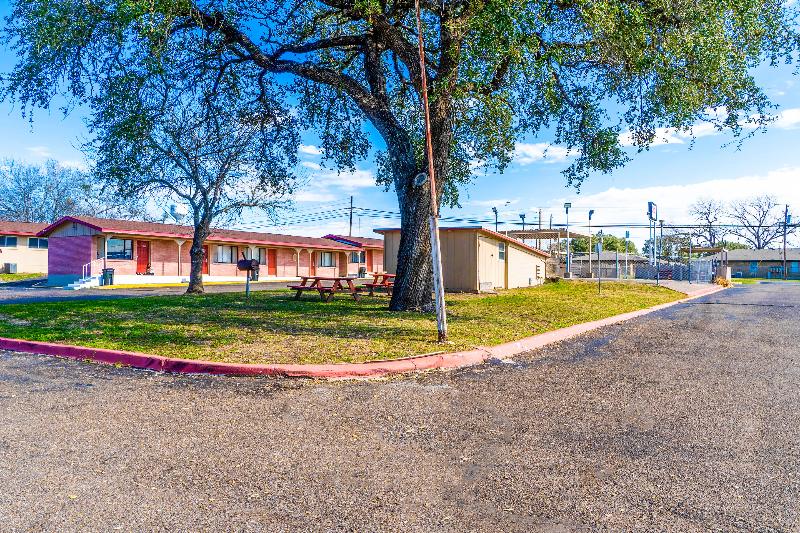 Capital O Hotel Beeville -US 181 image