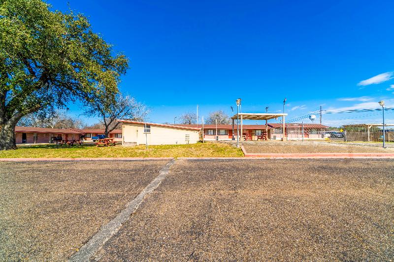 Capital O Hotel Beeville -US 181 image