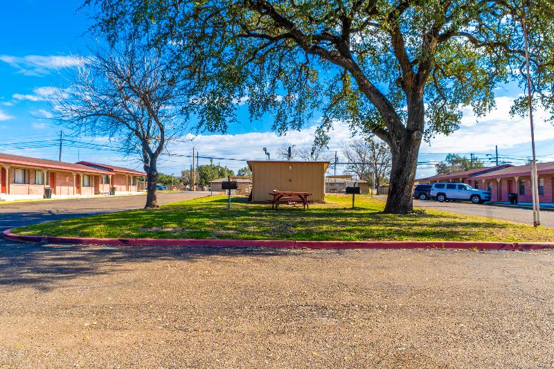 Capital O Hotel Beeville -US 181 image