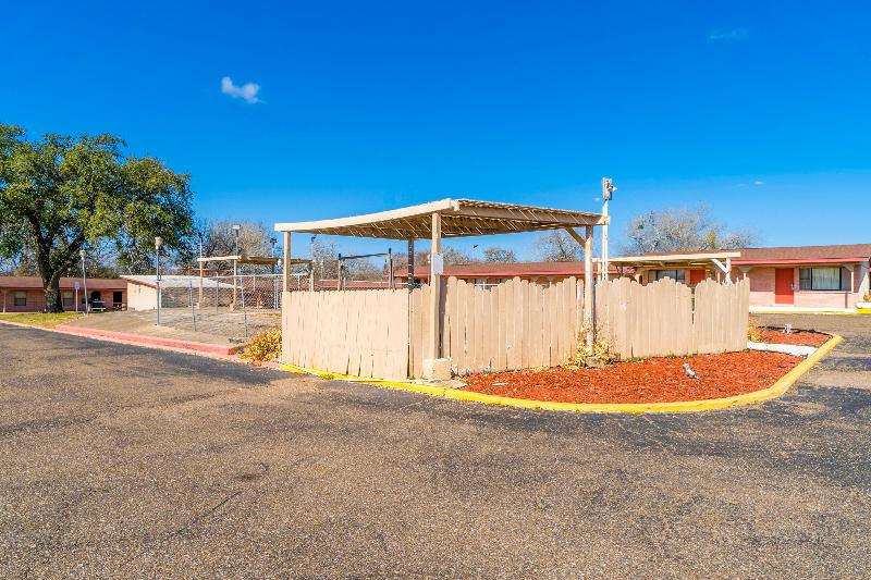 Capital O Hotel Beeville -US 181 image